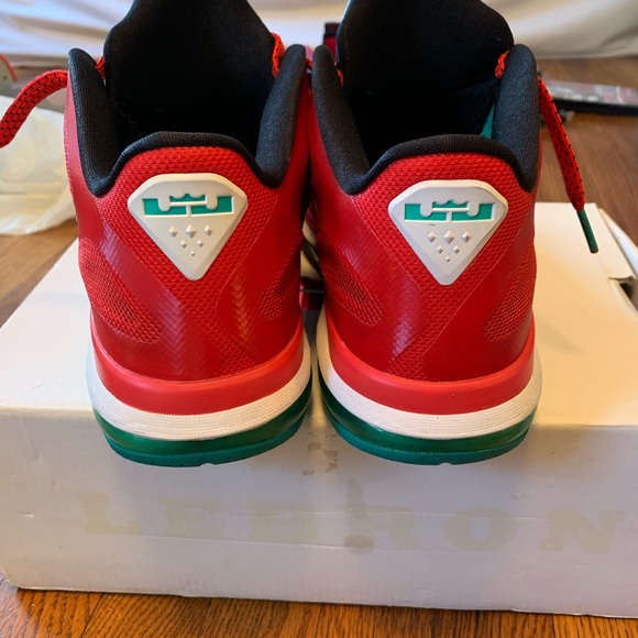 Nike Lebron 9 Low Liverpool Shoes - Picture 3 of 8